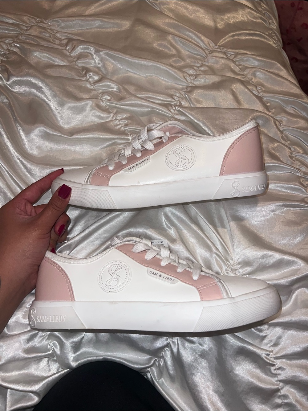 Sam & Libby Davie Dina White Sneakers with Pale Pink Accents